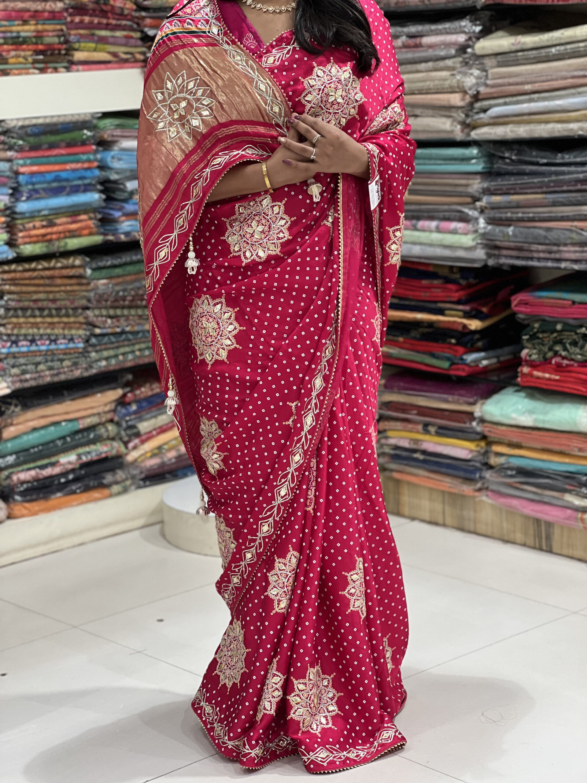 elegant rani pink embroidered saree with contrast pallu elegant rani pink embroidered saree with contrast pallu